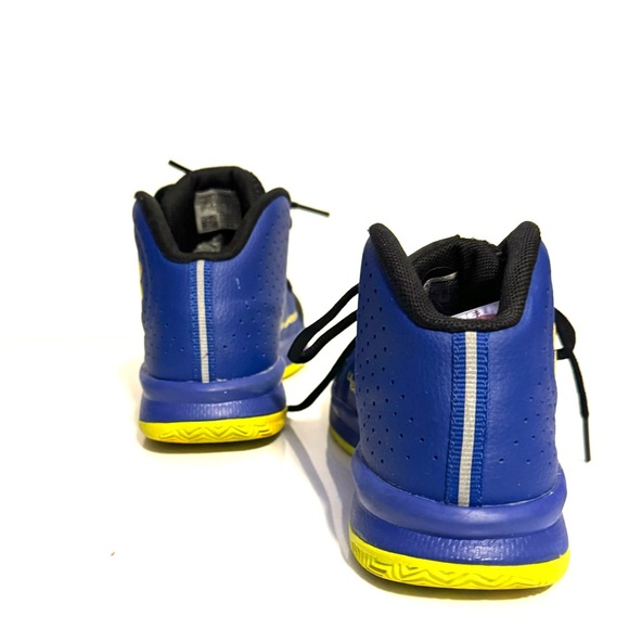 Unfer Armour Basketball - Picture 15 of 15